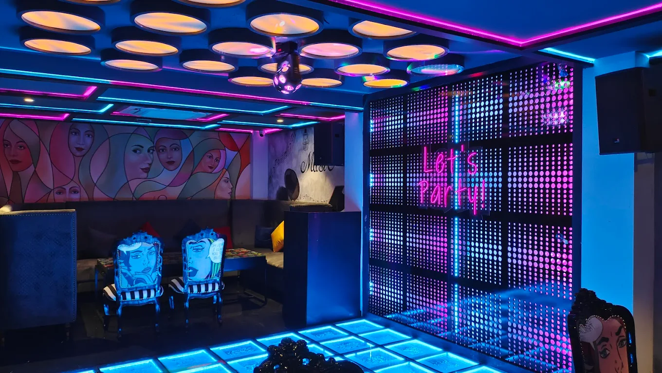 HOTEL NAVEEN CONTINENTAL Hotel Image