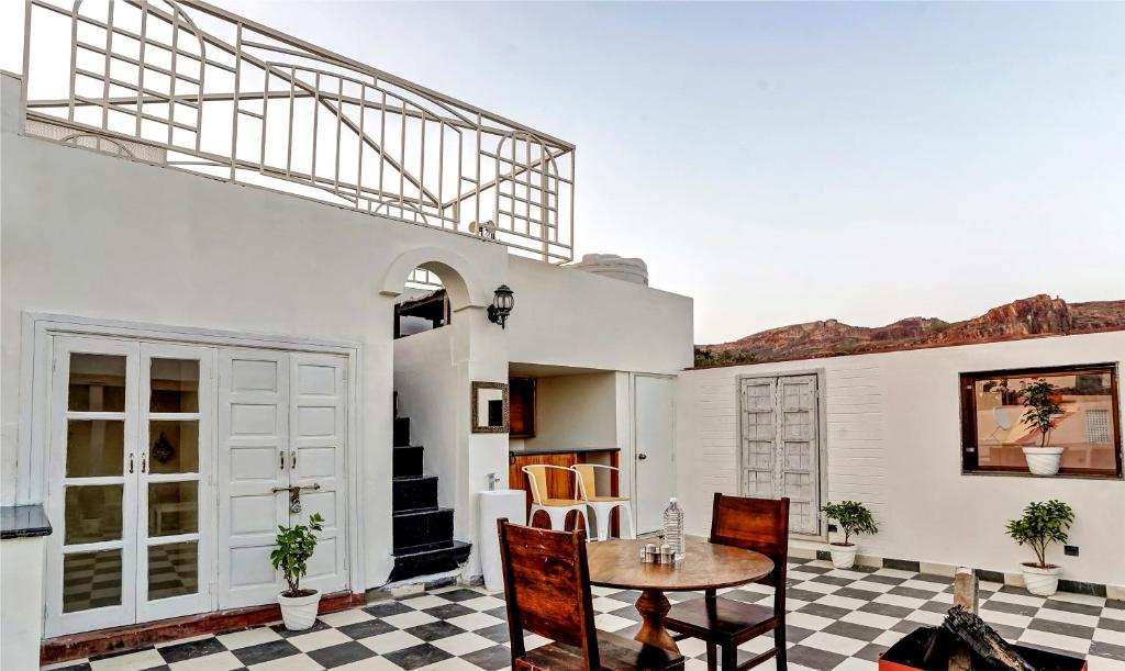 Best view of Hotel Hinduja Fort hotel room, amenities, and facilities