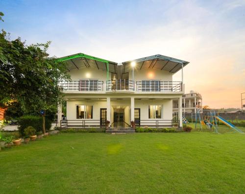 Corbett Treat Resort Hotel Image