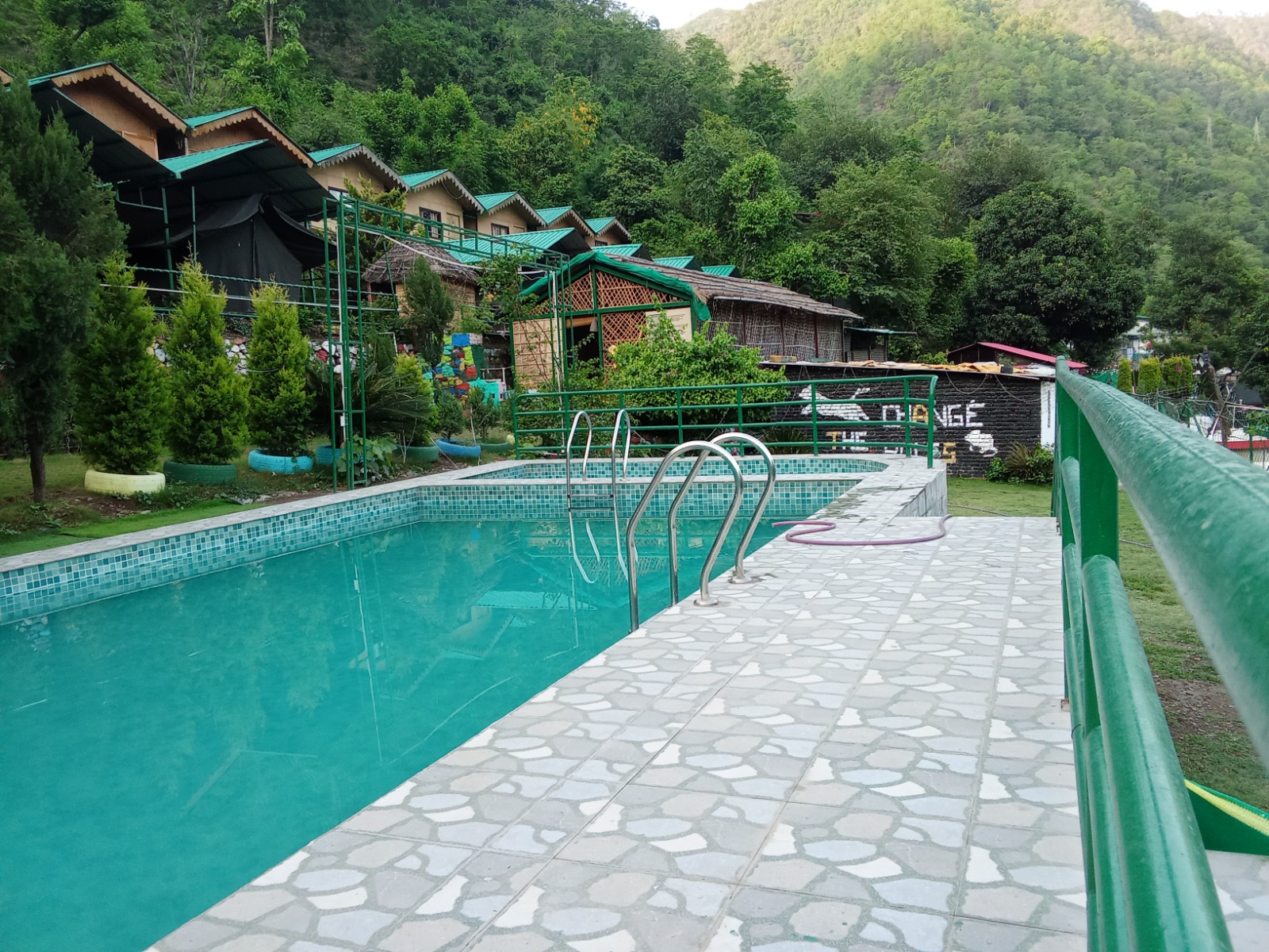 Marvel Cottage Shivpuri with Grand lofy resort Hotel Image