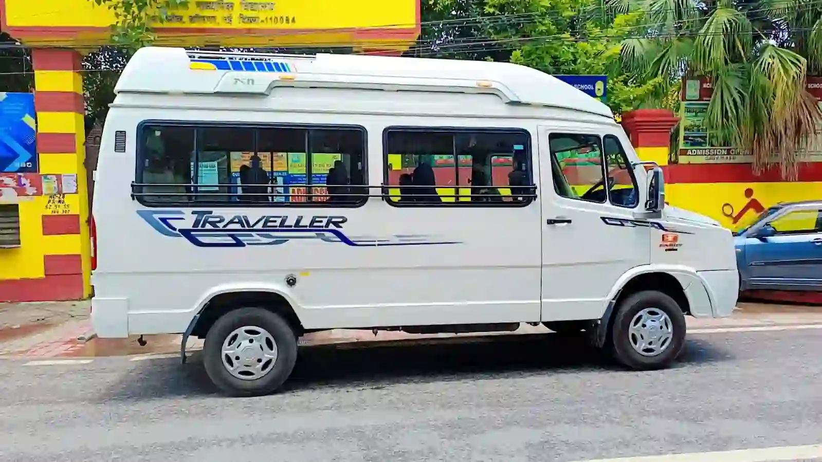 9 seater tempo traveller in Delhi