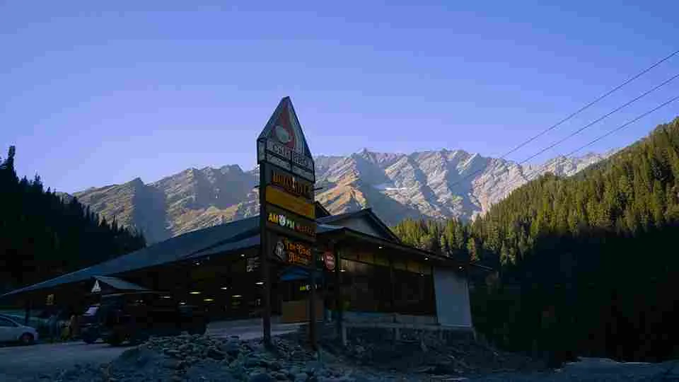 Weekend trip to Manali from Delhi mountain view