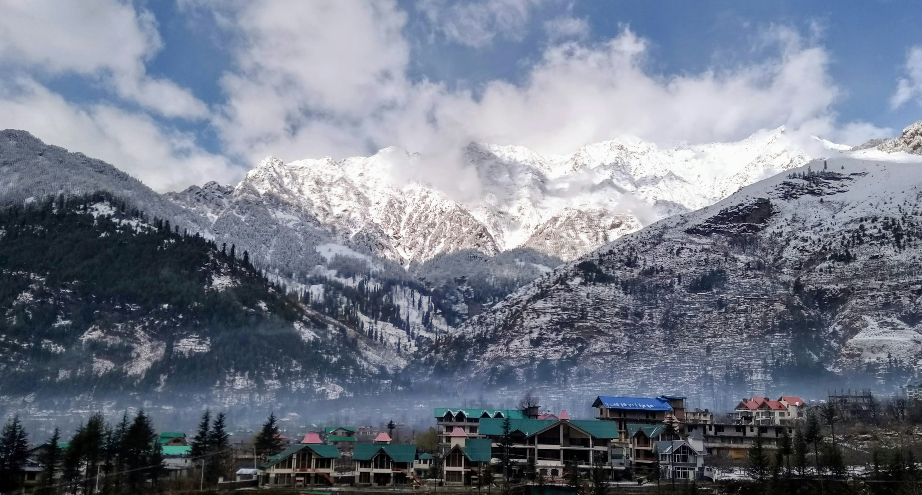 Affordable Manali tour package from Delhi
