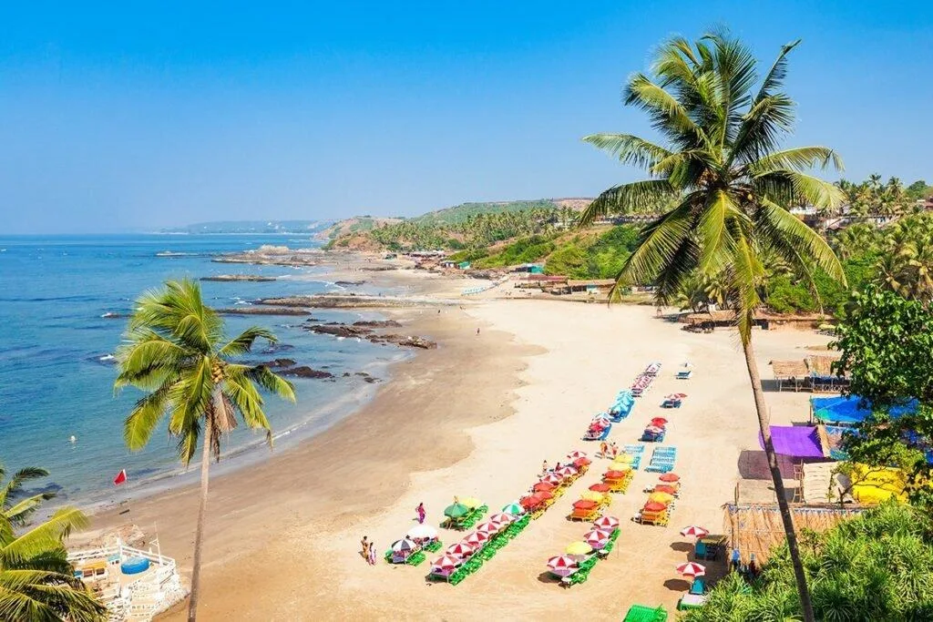 Travelers enjoying a relaxing 3 nights 4 days holiday in Goa